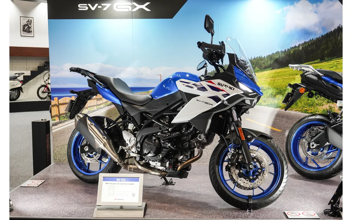 Suzuki представила новый кроссовер SV-7GX с V-образным двухцилиндровым двигателем на Осака-шоу 2026 — фото 2