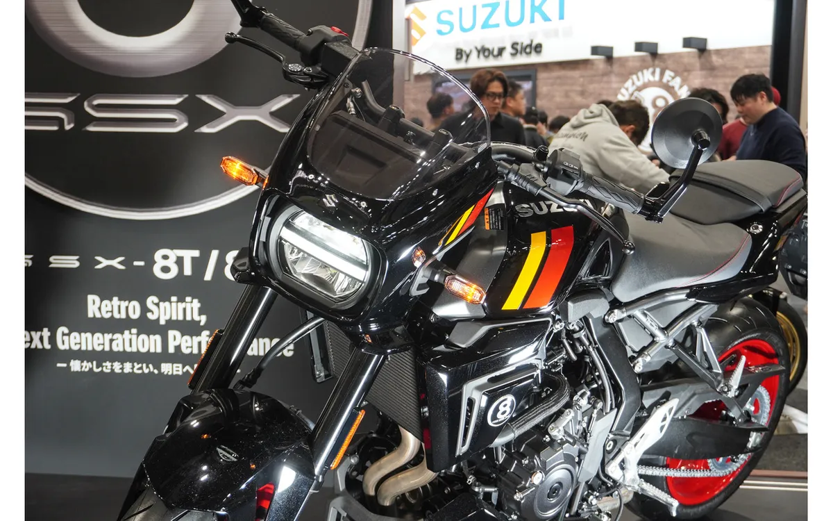 Непохожий на Suzuki? Новый неоретро-байк GSX-8T и GSX-8TT привлекают внимание на Осака Моторцикл Шоу 2026 — фото 2