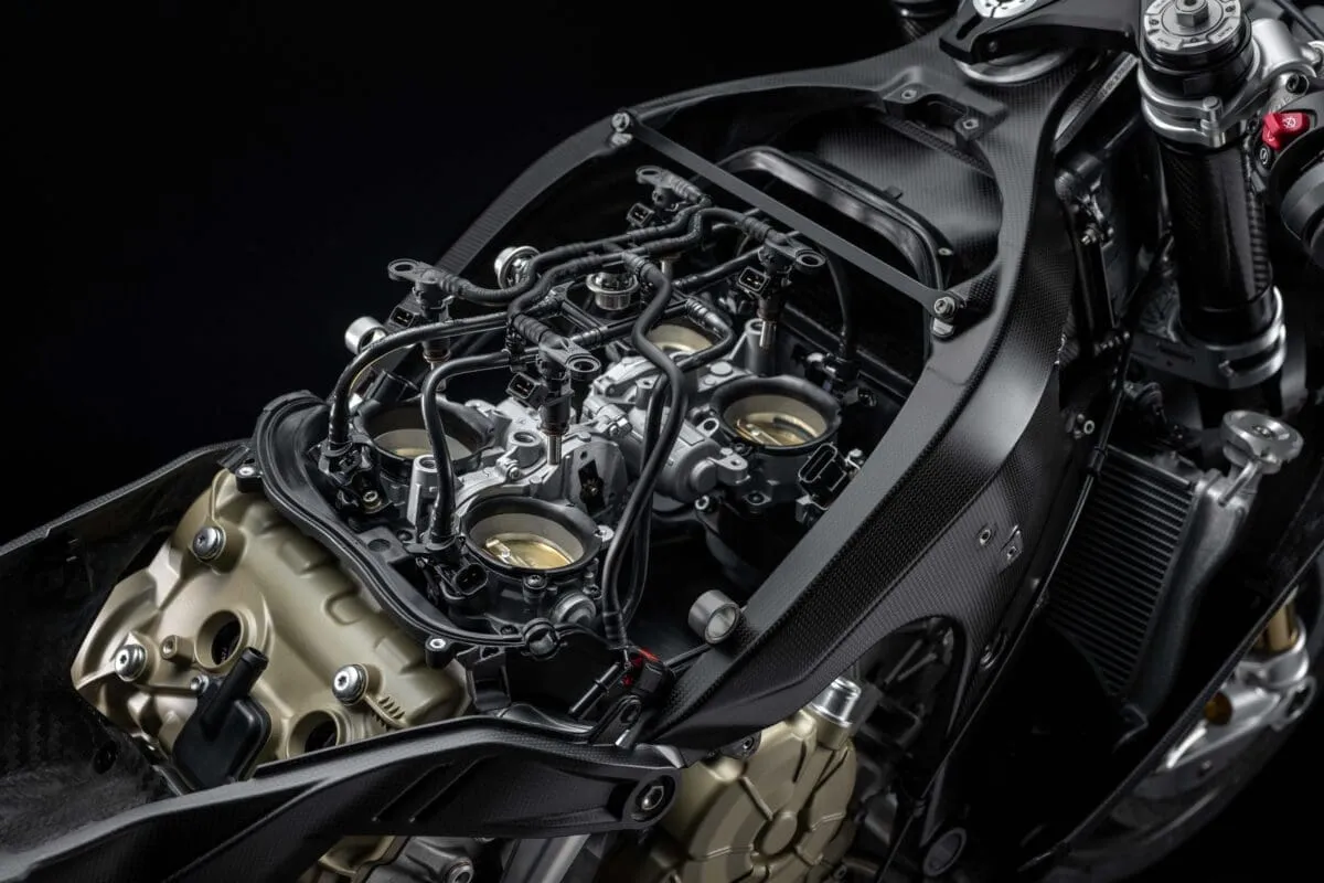 Superleggera V4 Centenario: всё, что нужно знать