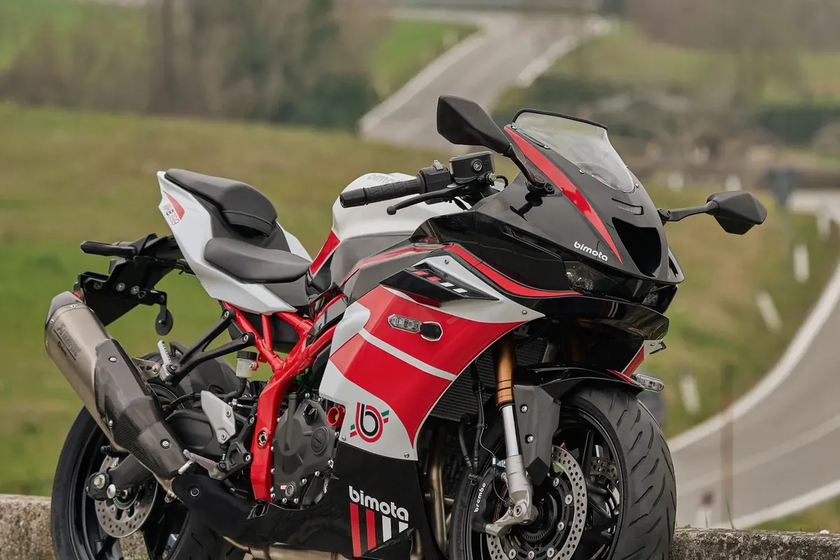 Bimota KB399: Премиальная версия Kawasaki Ninja ZX-4RR с итальянским характером