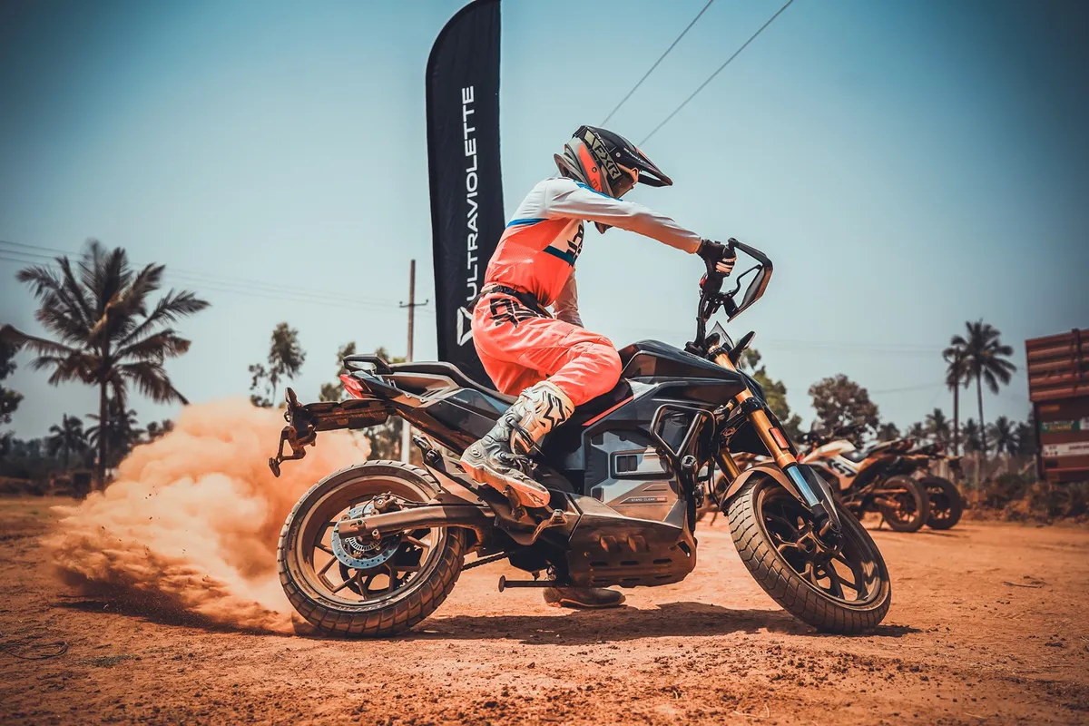 Внедорожный тест Ultraviolette X-47: электрический кроссовер выходит за пределы города