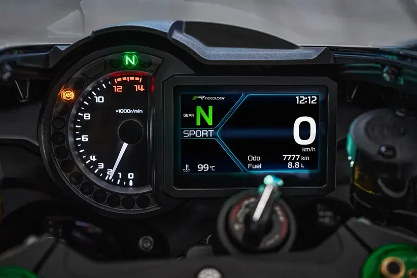 Kawasaki Ninja H2 возвращается в модельный ряд Великобритании на 2027 год — фото 3