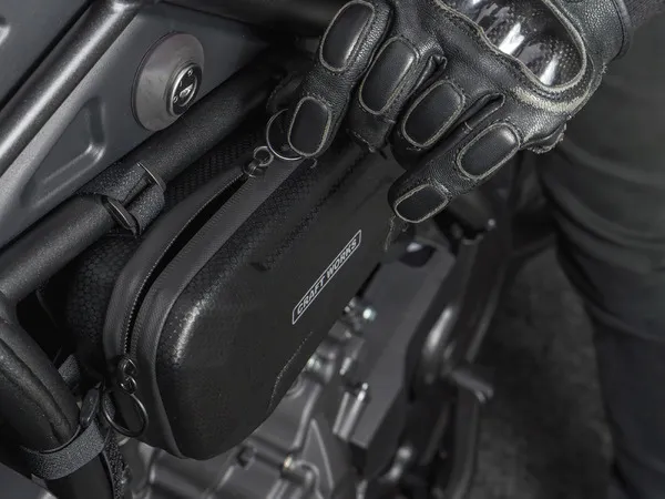 CRAFT WORKS возобновляет продажи специальных боковых сумок для двигателя для Honda Rebel