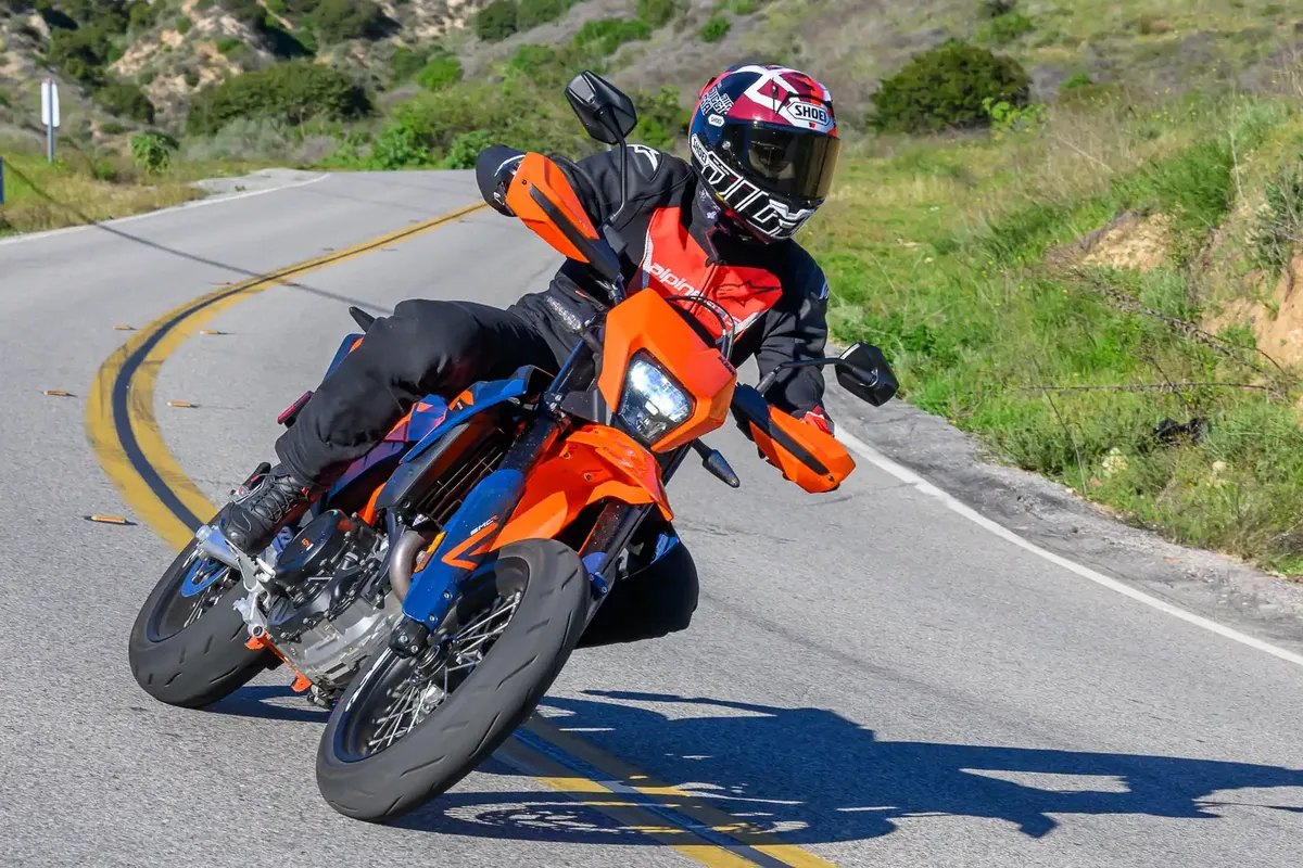 Обзор KTM 690 SMC R 2026: 9 супермото фактов — фото 3