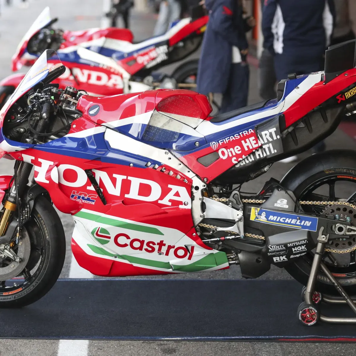 Honda CBR750R: концепт-байк Onitsuka Tiger скрывает новую спортивную модель — фото 3