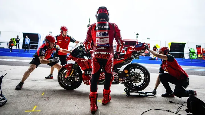 MotoGP объявляет о новых назначениях в руководстве — фото 2