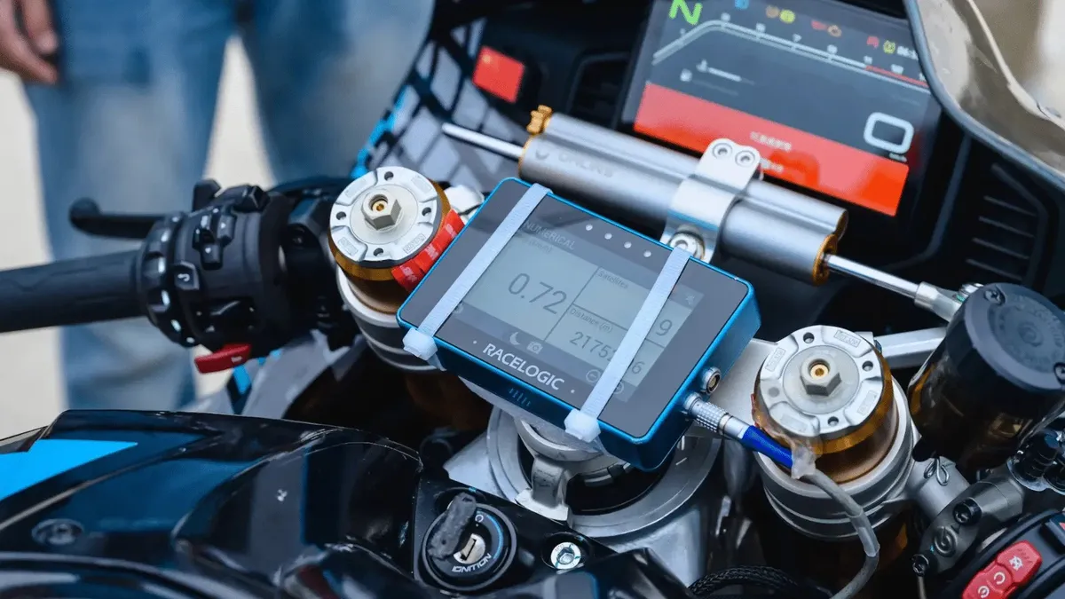 CFMoto показала V4 SR-RR на треке: продолжается разработка прототипа со скоростью 315 км/ч