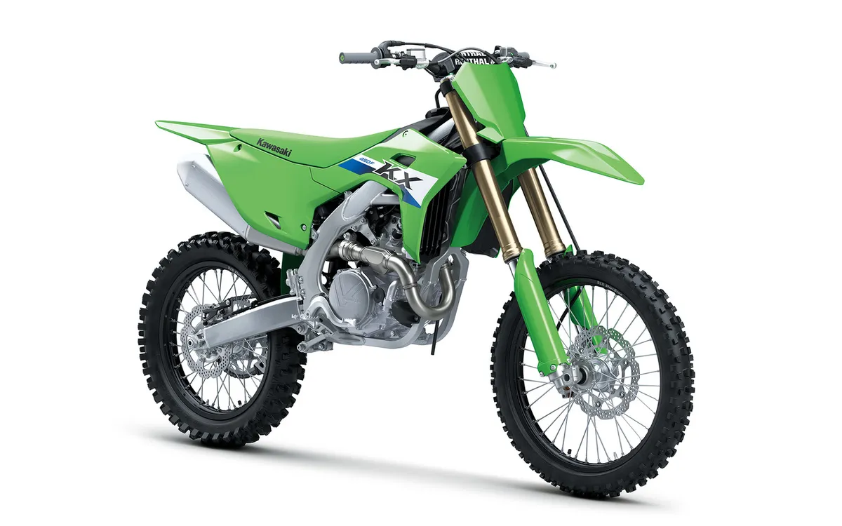 Kawasaki анонсирует флагманские внедорожные мотоциклы KX450F и KX450FX: старт продаж и цены — фото 2
