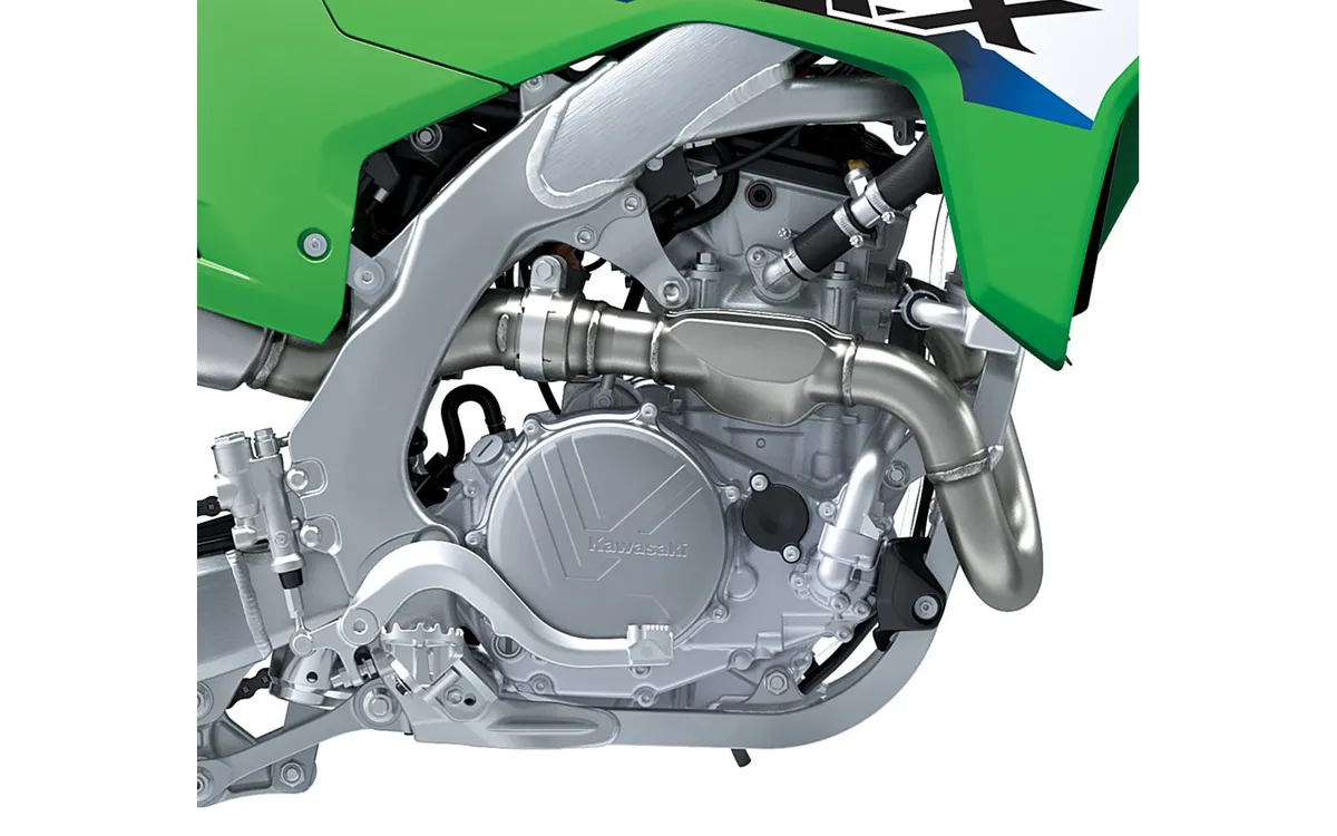 Kawasaki анонсирует флагманские внедорожные мотоциклы KX450F и KX450FX: старт продаж и цены — фото 3