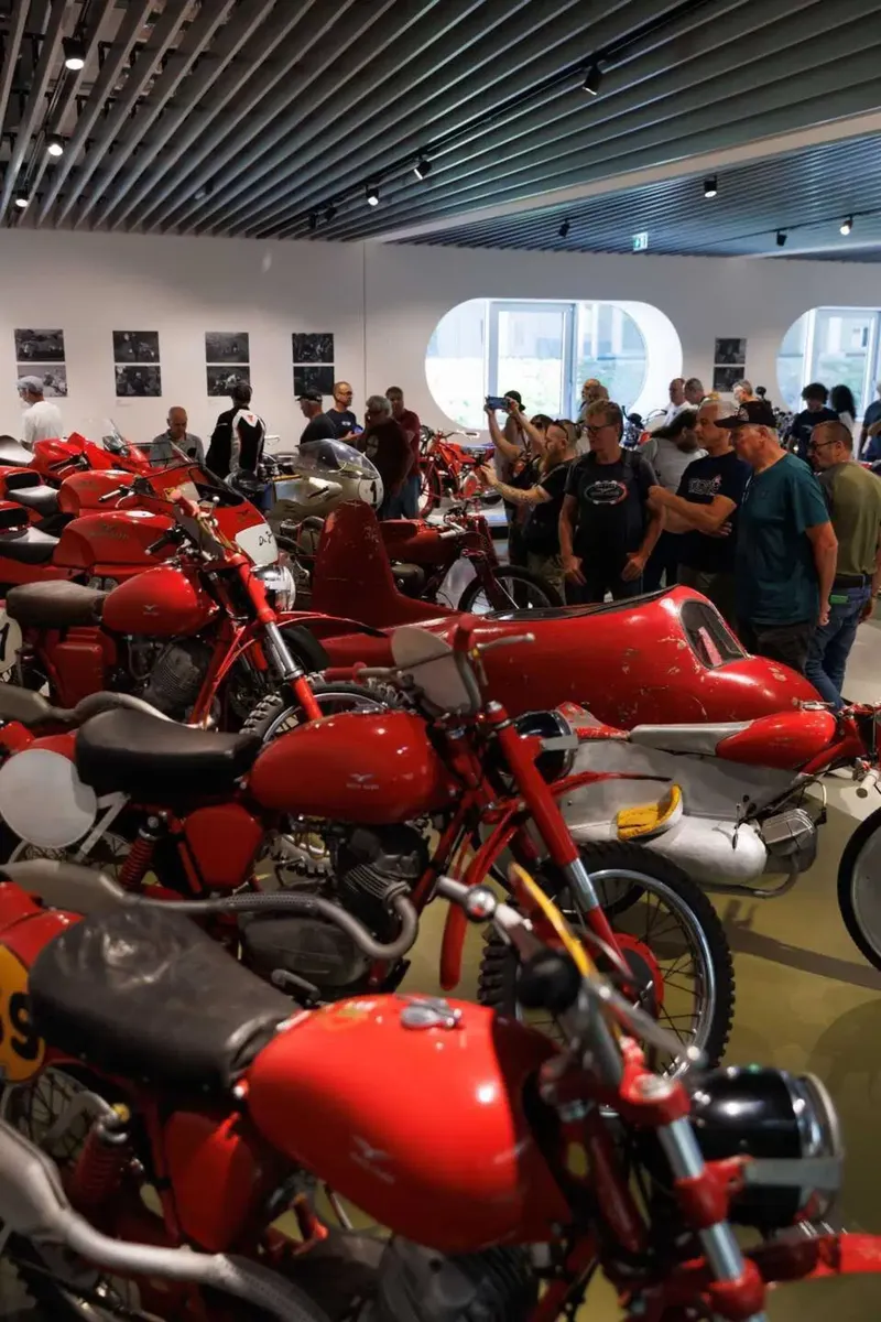 Завод Moto Guzzi открыт круглый год: новый график работы на предстоящий сезон — фото 2