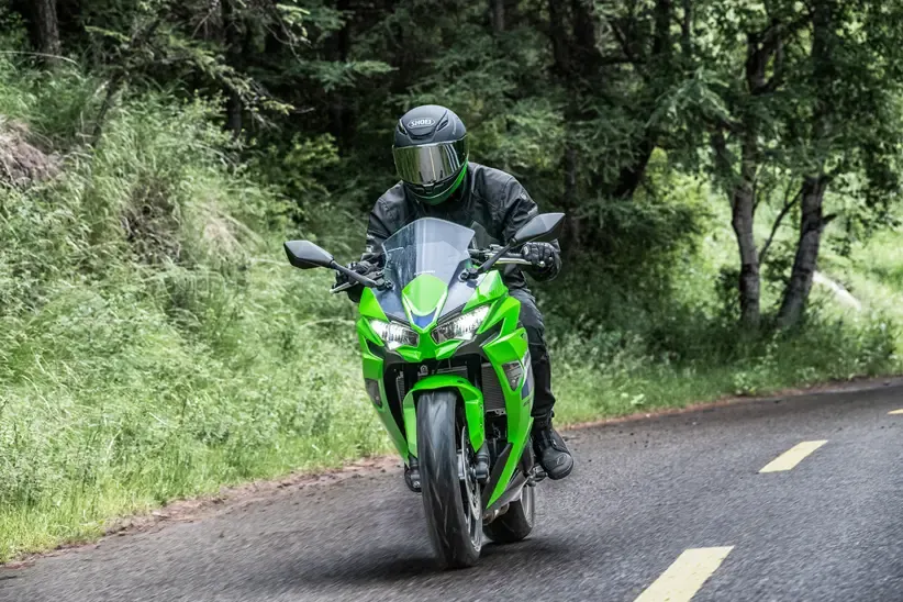 Kawasaki модернизировала подвеску и тормоза Ninja 650 для 2027 модельного года — фото 3