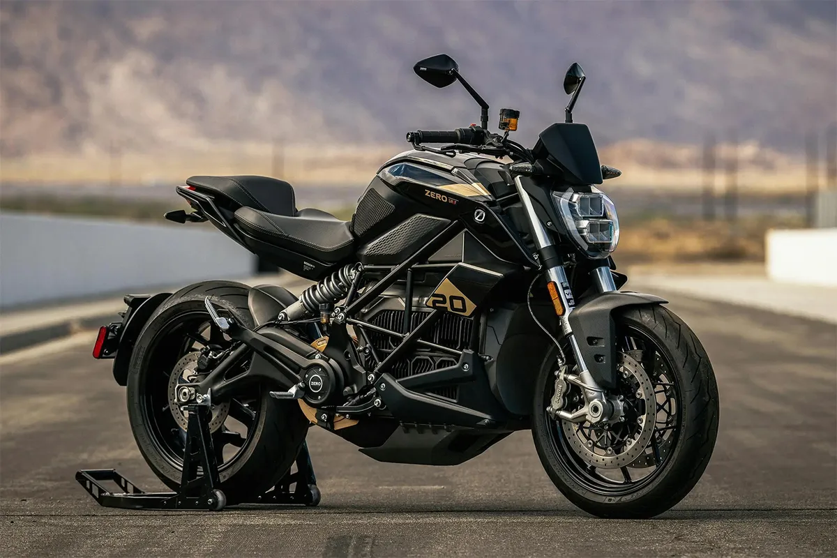 Zero Motorcycles отмечает 20-летие лимитированной версией SR/F 20th Anniversary и снижением цен в Бенилюксе на 2027 год