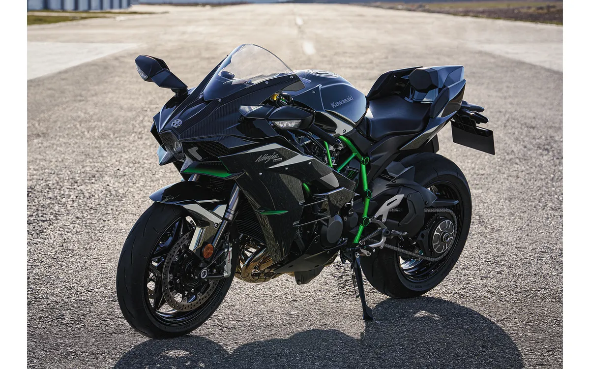 Kawasaki представила модель 2027 года для Ninja H2 CARBON: обновления, характеристики и реакция пользователей — фото 2