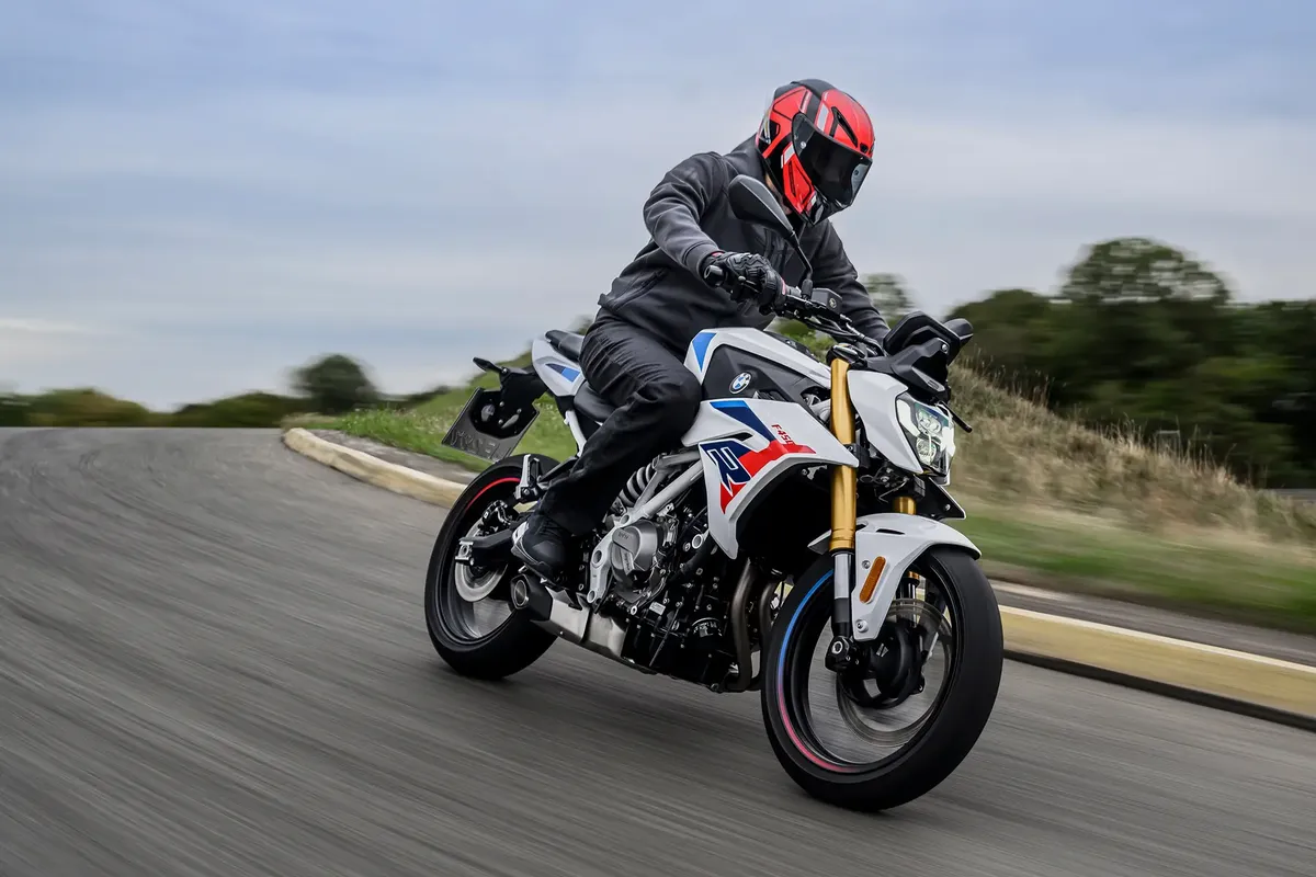 Новый BMW F450R: гоночный внедорожник A2 с дизайном, вдохновленным S1000R