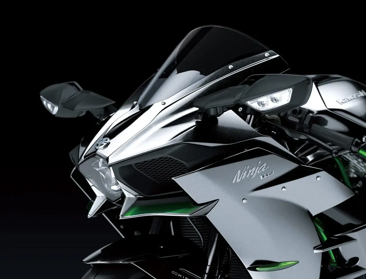 Kawasaki Ninja H2 и H2R возвращаются: обновленный суперчарджер с мощностью 209 л.с.