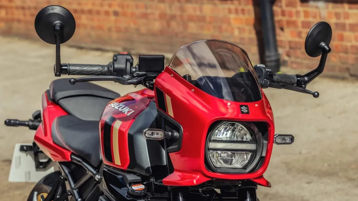 Suzuki GSX-8TT получила гоночную красно-золотую окраску