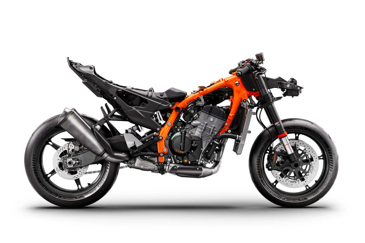 KTM 990 RC R возвращается в Малайзию: спортбайк с аэродинамикой MotoGP и мощным двигателем — фото 4