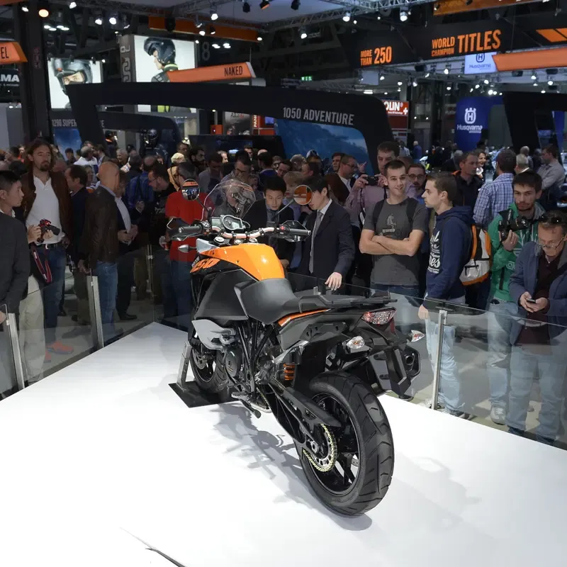 Новая KTM 990 Adventure: линейка приключенческих мотоциклов расширяется, ожидается ли версия R? — фото 4
