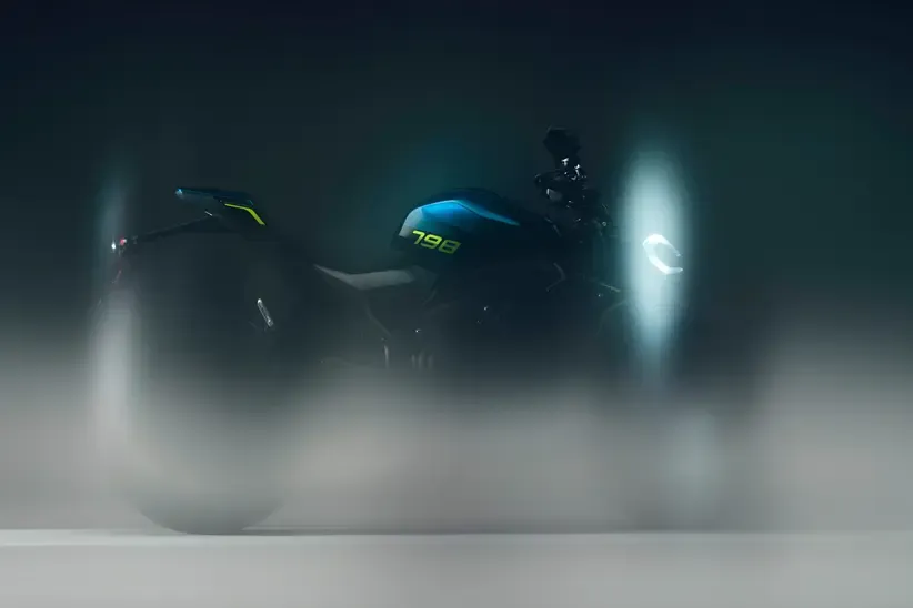 "Агрессивный, современный и свежий": первые впечатления от новой Triumph Street Triple 798 — фото 2