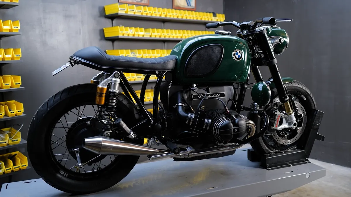 BMW R90/6 1975 года от Roughchild: кастомный кафе-рейсер, спроектированный с учётом роста водителя