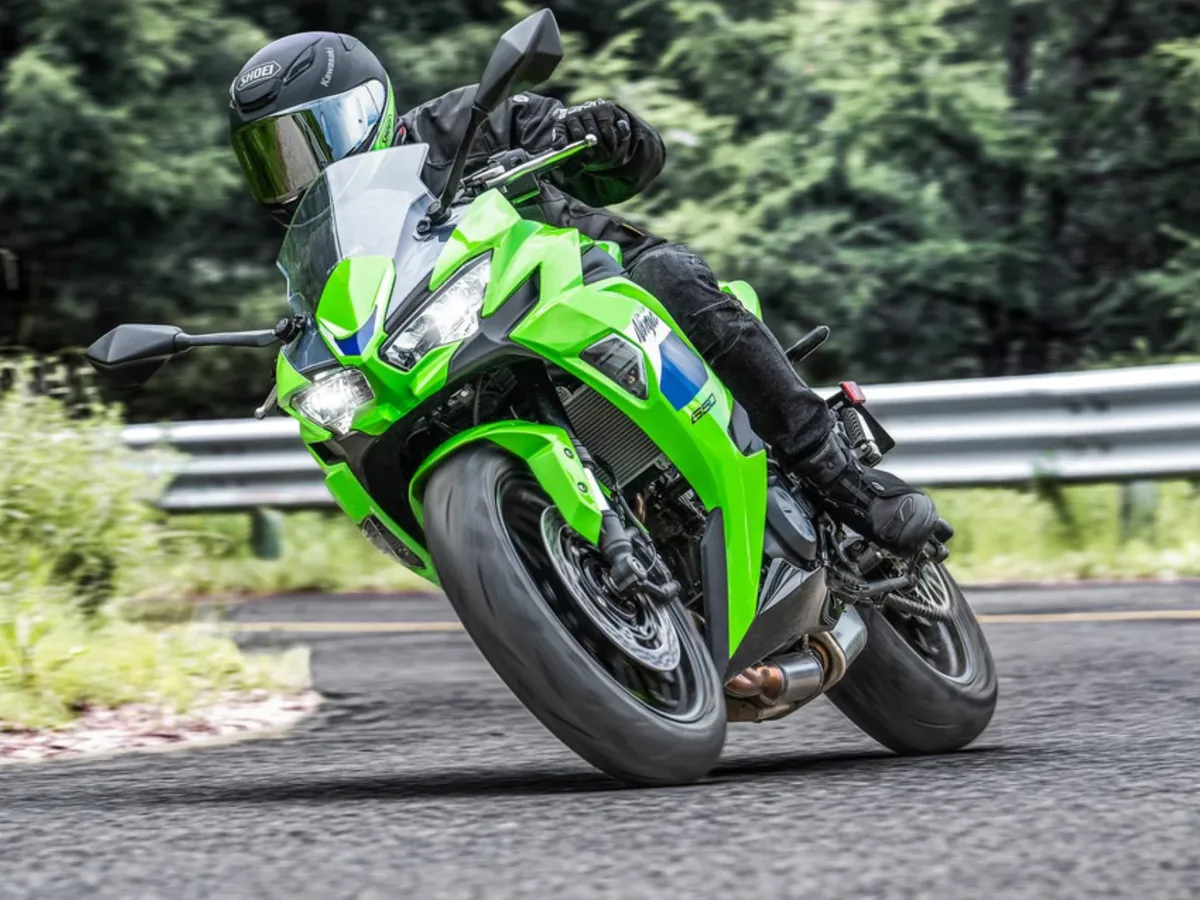 Kawasaki представила обновленную Ninja 650 для 2027 модельного года — фото 2