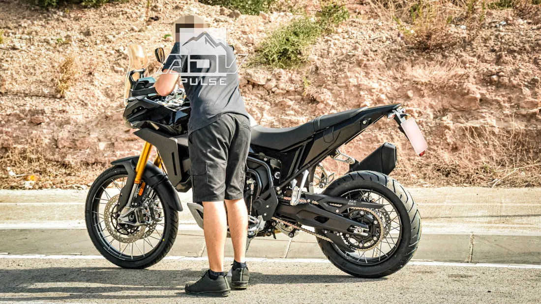 Шпионские снимки раскрыли обновленный Triumph Tiger 900 Rally — фото 2