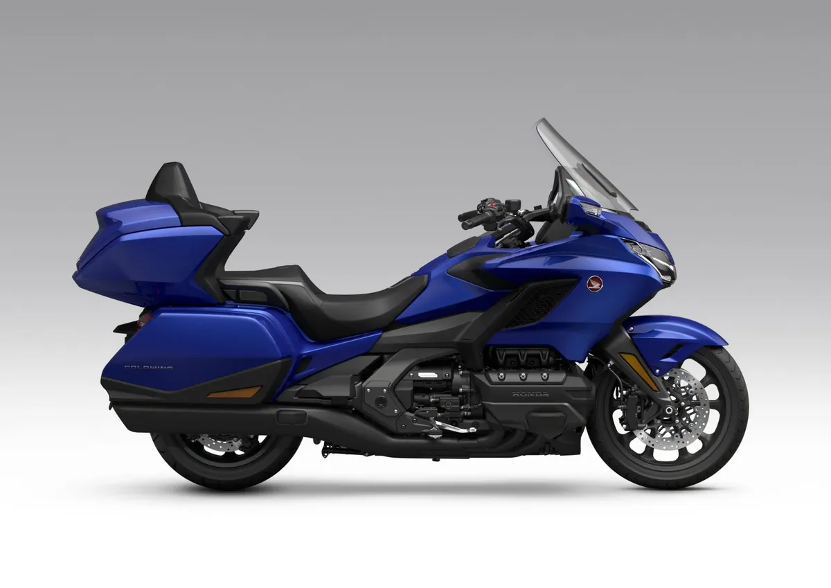 Легендарный Honda GL1800 Gold Wing Tour получил новую палитру цветов для 2027 модельного года — фото 2
