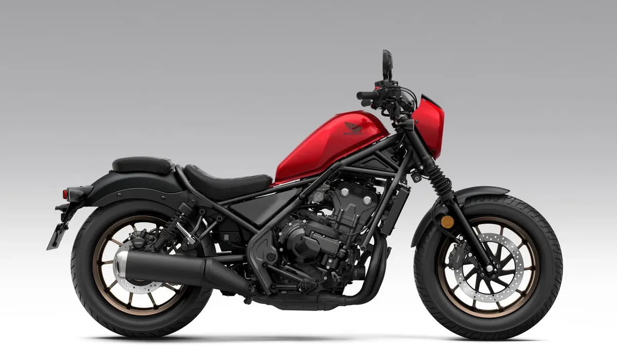 Honda CMX500 Rebel 2027: полный уход в электронную коробку и новый дизайн