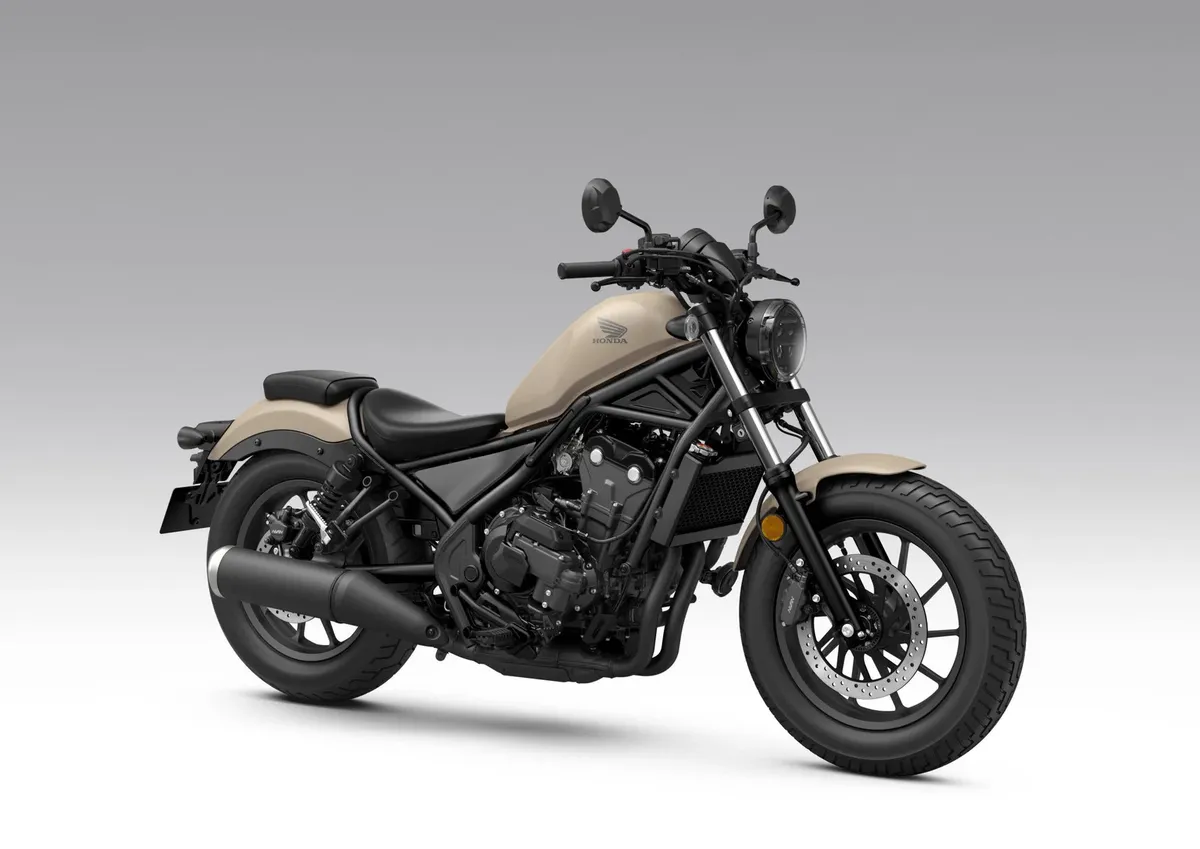 Honda CMX500 Rebel 2027: полный уход в электронную коробку и новый дизайн — фото 2