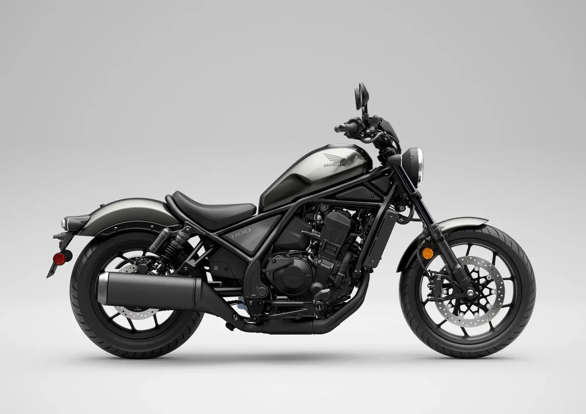 Honda CMX500 Rebel 2027: полный уход в электронную коробку и новый дизайн — фото 3