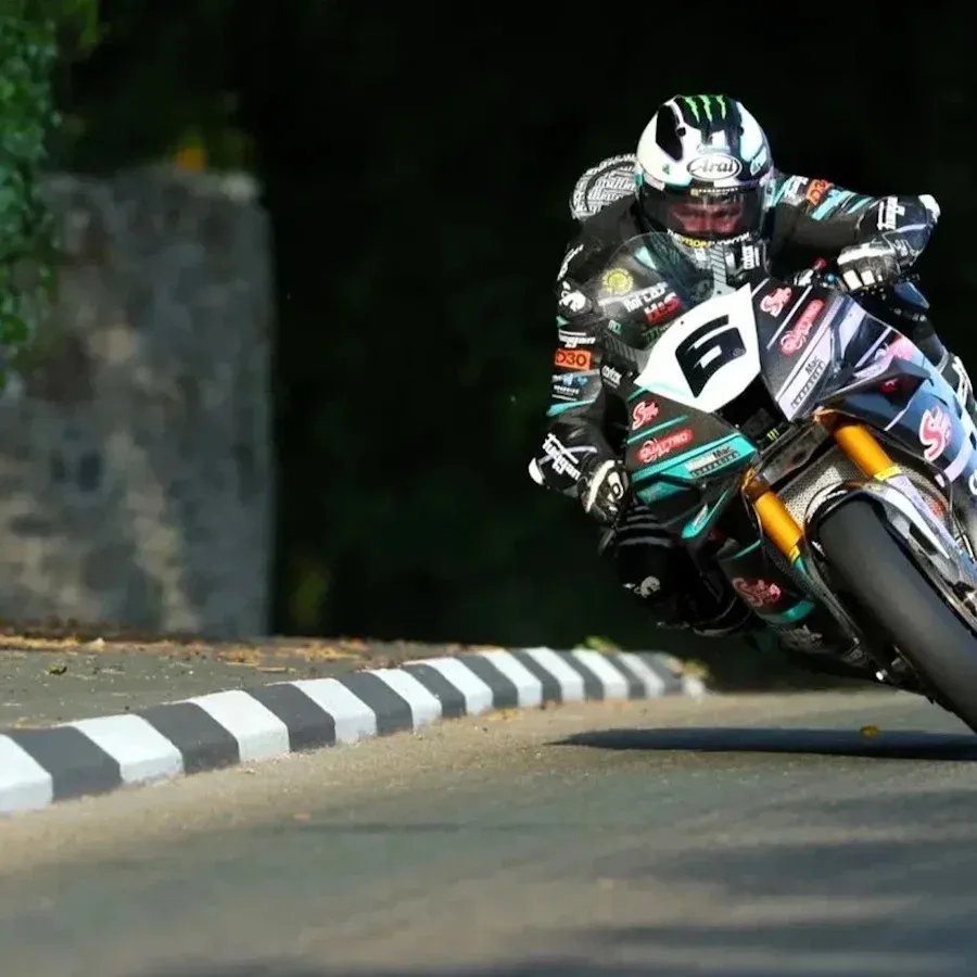 Пилот Isle of Man TT Питер Хикман покорит рекорд скорости на земле с GreyhoundLSR — фото 4