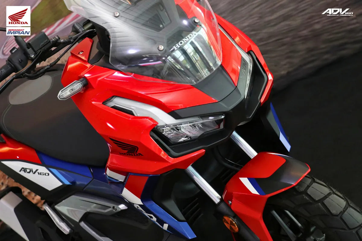 Honda представила ADV160 Trico Edition: ретро-стиль и современные технологии — фото 3