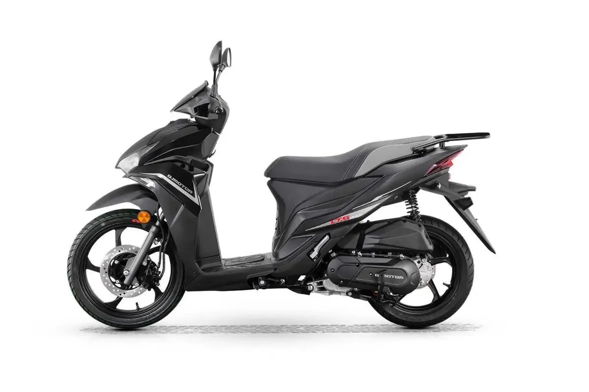 QJ Motor LTS 125S: новый скутер с большими колесами, бросающий вызов городским пробкам и ценам — фото 2