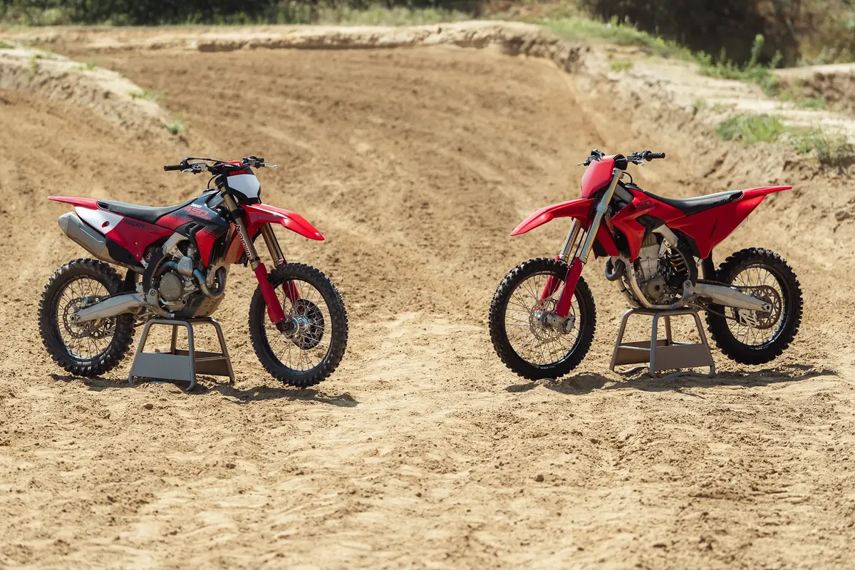 Ducati представила обновлённые Desmo450 MX и MX Factory для сезона 2027 года