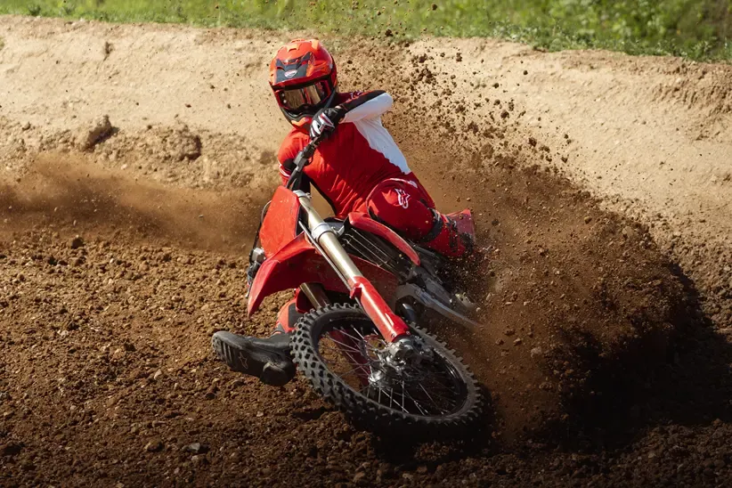 Ducati представила обновлённые Desmo450 MX и MX Factory для сезона 2027 года — фото 3