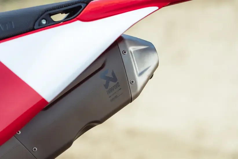 Ducati представила обновлённые Desmo450 MX и MX Factory для сезона 2027 года — фото 4