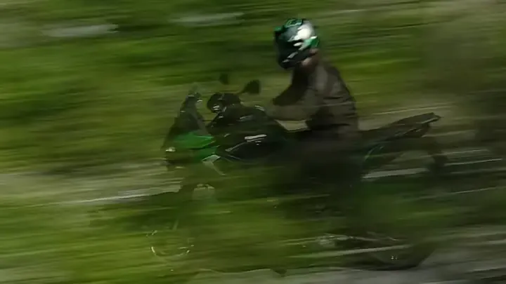 Kawasaki анонсирует новый Versys на 13 октября — фото 3