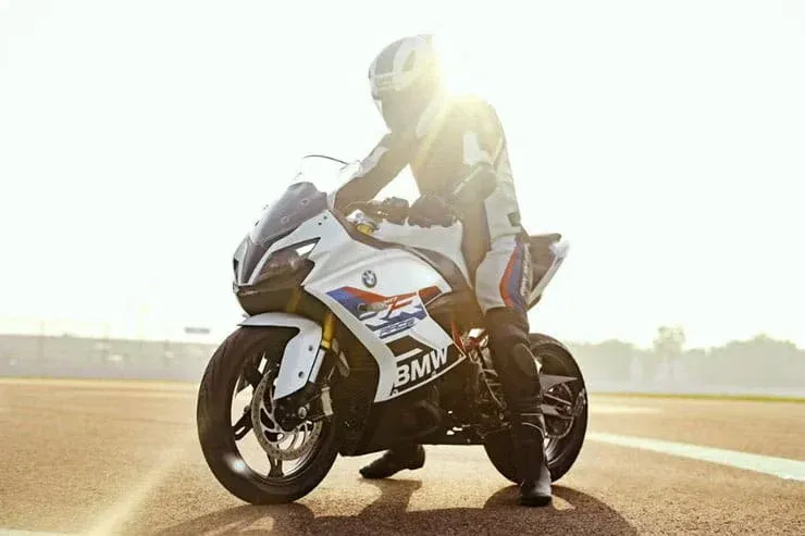 BMW показала тизер спортивной модели F450 RR в Instagram — фото 2