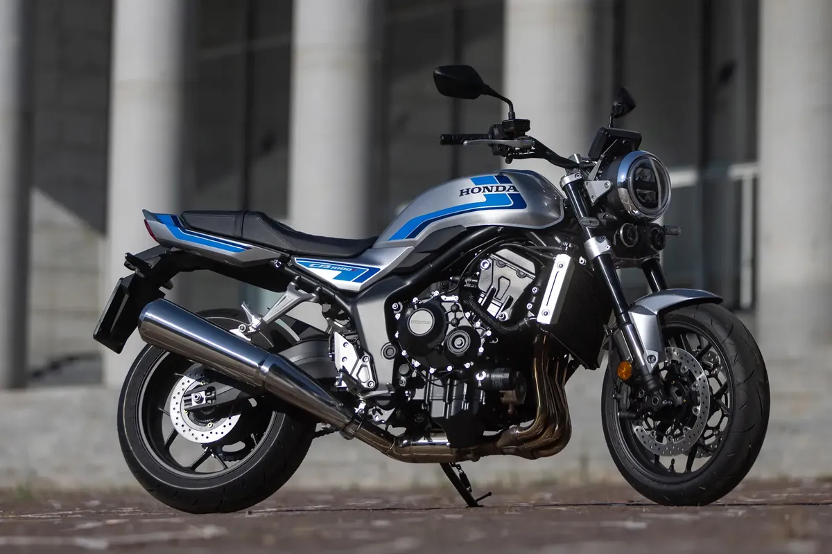 Honda CB1000F возглавляет продажи в ретро-сегменте на фоне роста британского рынка мотоциклов