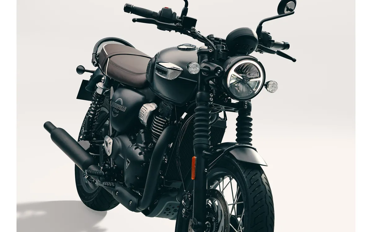 Triumph представила первый в классе 400 куб. см байк Bonneville T40: неоновый ретро-стиль и богатое оснащение — фото 4