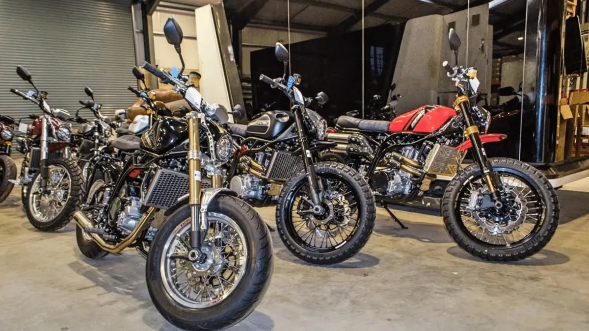 Новые мотоциклы CCM Spitfire выставлены на аукцион после банкротства компании