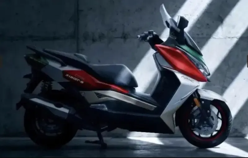 ARIIC 318GT-S: китайский макси-скутер, бросающий вызов Honda Forza и Yamaha XMax — фото 4