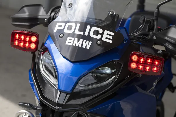 BMW F 900 XR принят на вооружение «Синим байком» полиции префектуры Осака — фото 3