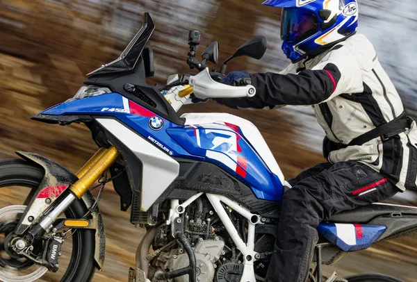 Тест-драйв BMW F 450 GS: Идеальный размер и глубина, которая покорит даже старых пользователей GS — фото 4