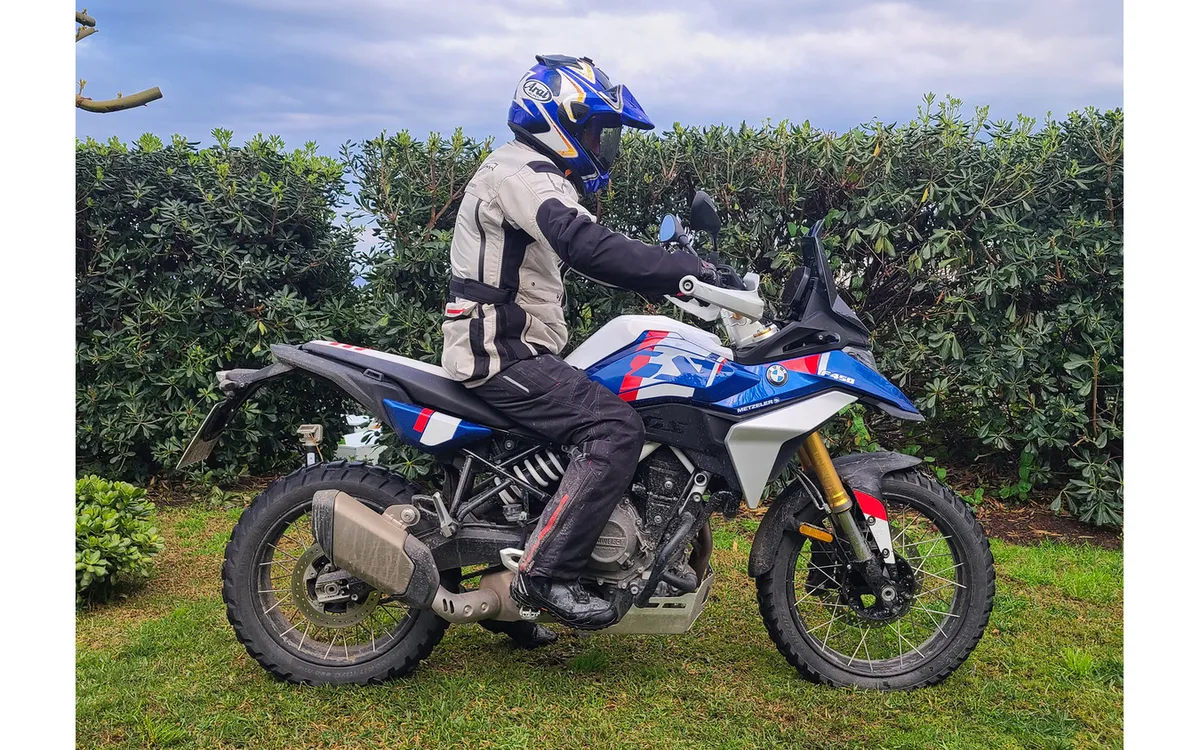 Тест-драйв BMW F 450 GS: Идеальный размер и глубина, которая покорит даже старых пользователей GS — фото 2