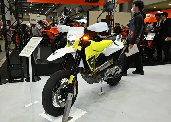 Новый Husqvarna 701 Supermoto с переработанным двигателем представлен на Токийском мотошоу 2026