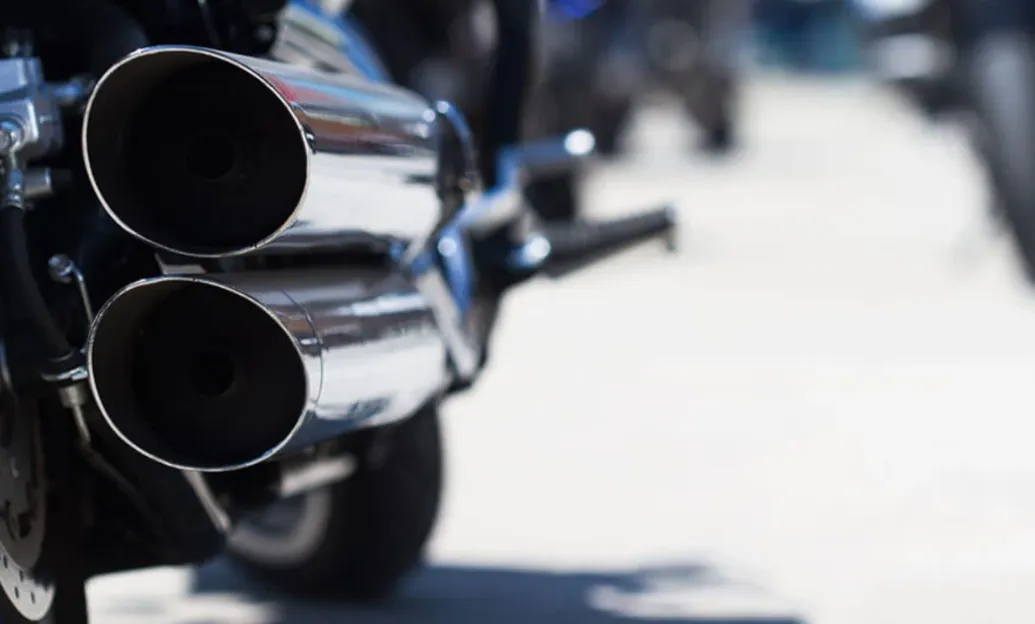 В Госдуме предложили пятикратно увеличить штрафы за шумный выхлоп и неисправности авто