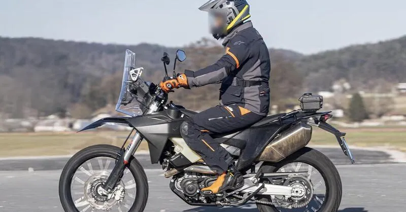 KTM снова бьет точно: появляется 690 Rally, окончательный одноцилиндровый — фото 3