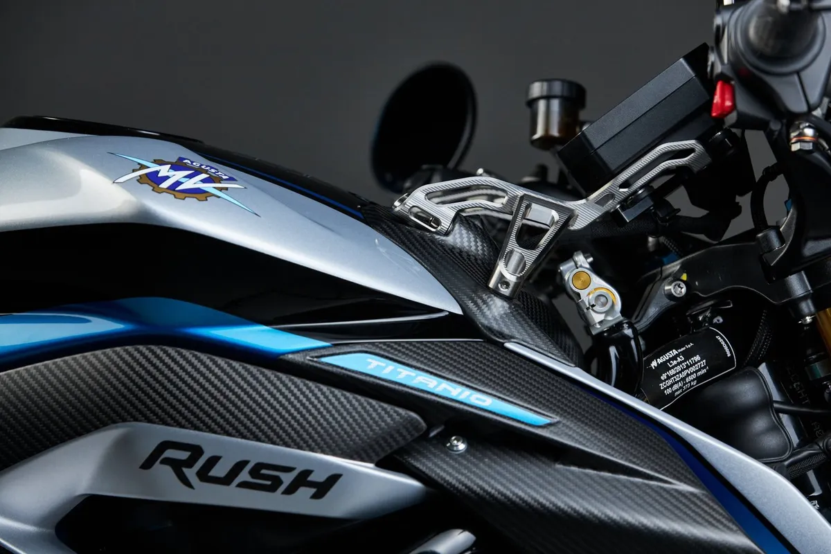 Новый MV Agusta Rush Titanio оснастят подвеской Ohlins нового поколения — фото 3