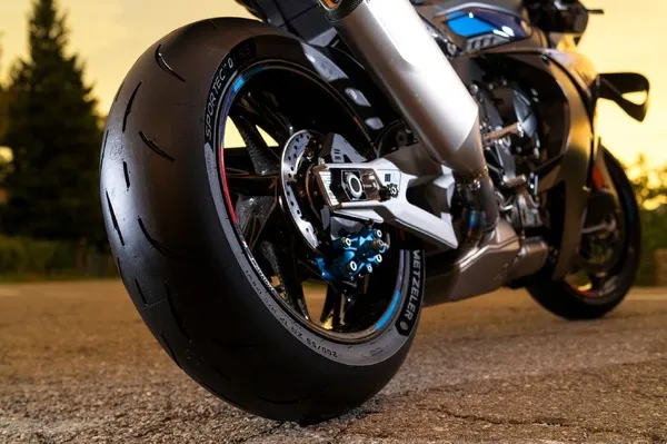 Pirelli представит три новые модели спортивных шин Metzler на выставке Nagoya Motorcycle Show 2026